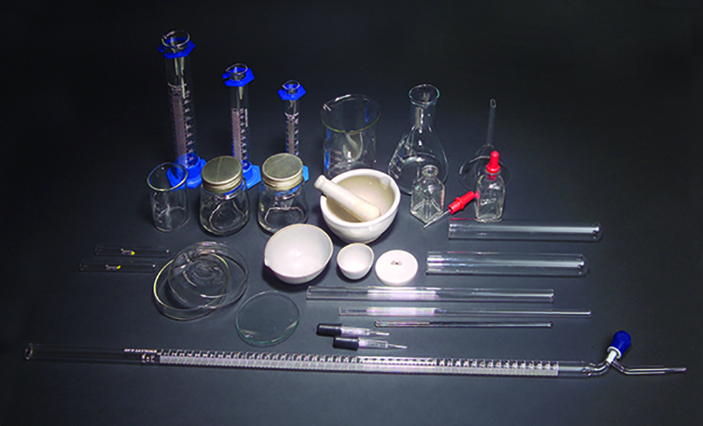 GLASSWARE ASSORTMENT